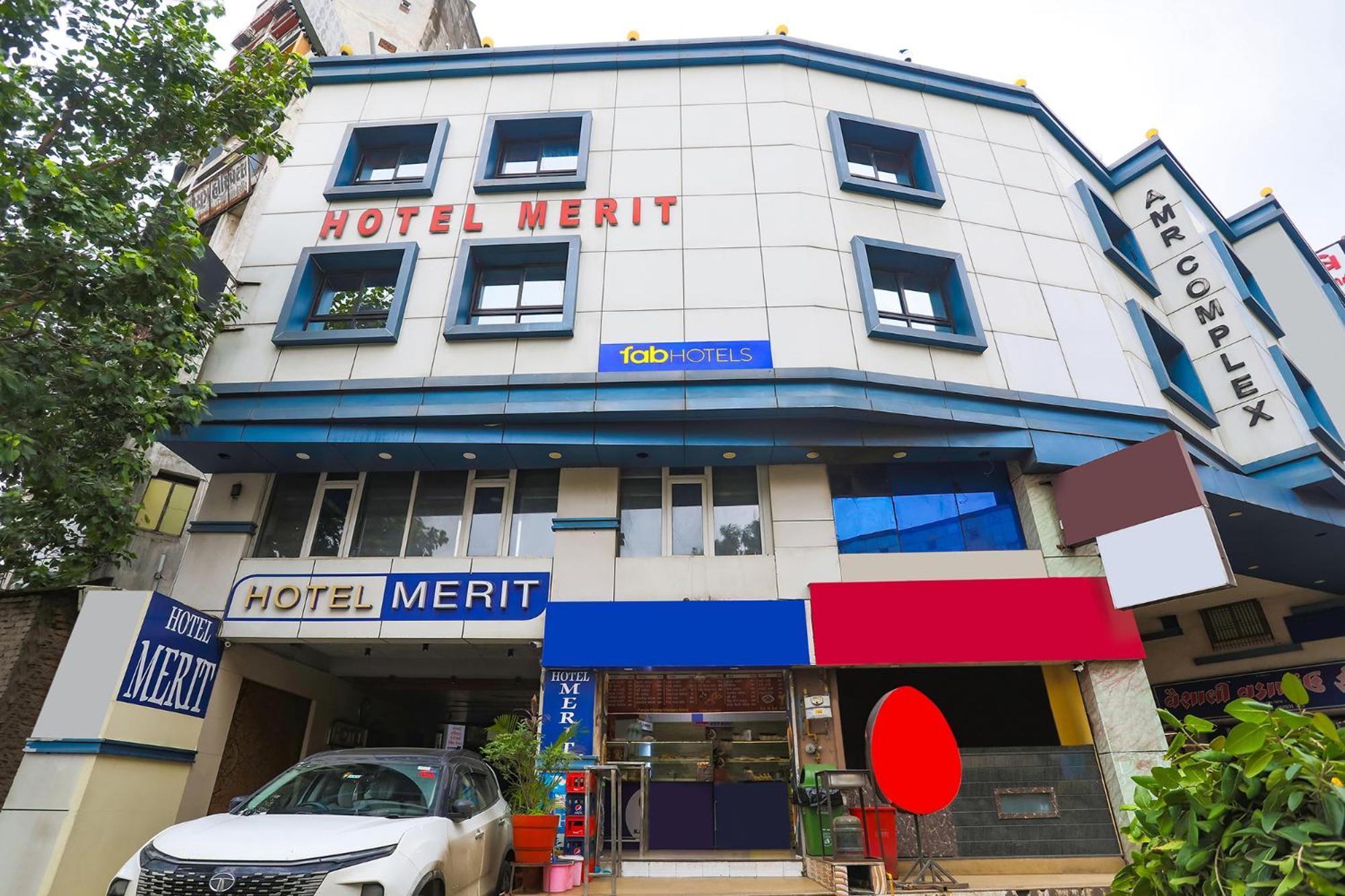 Hotel Merit Surat Buitenkant foto